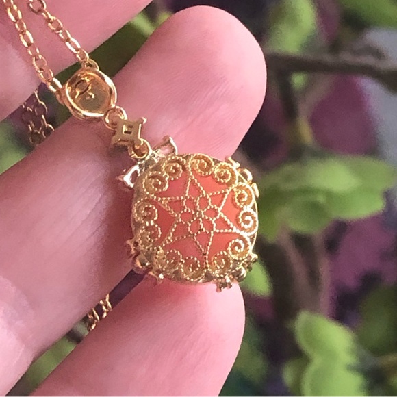 Elegant pink cabochon mini pearl crystal accent pendant on chain necklace - Picture 16 of 16